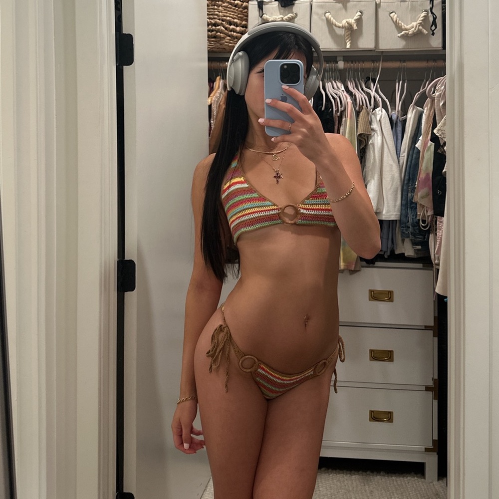 Andi Bagus bikini